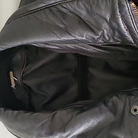 Leather coat - Picture 3 of 11